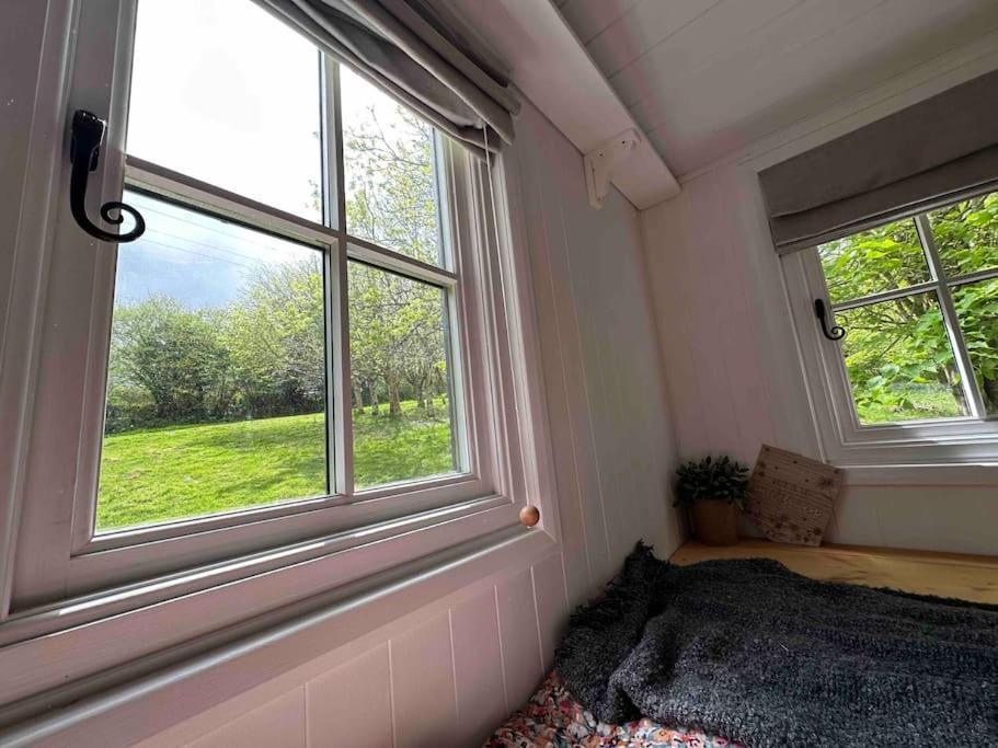 Cornwall Woodland Shepherd'S Hut Deirdres Hut Bodmin Extérieur photo