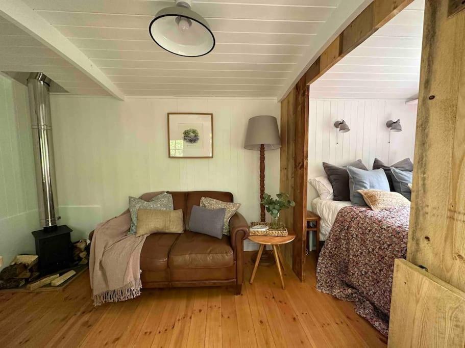 Cornwall Woodland Shepherd'S Hut Deirdres Hut Bodmin Extérieur photo